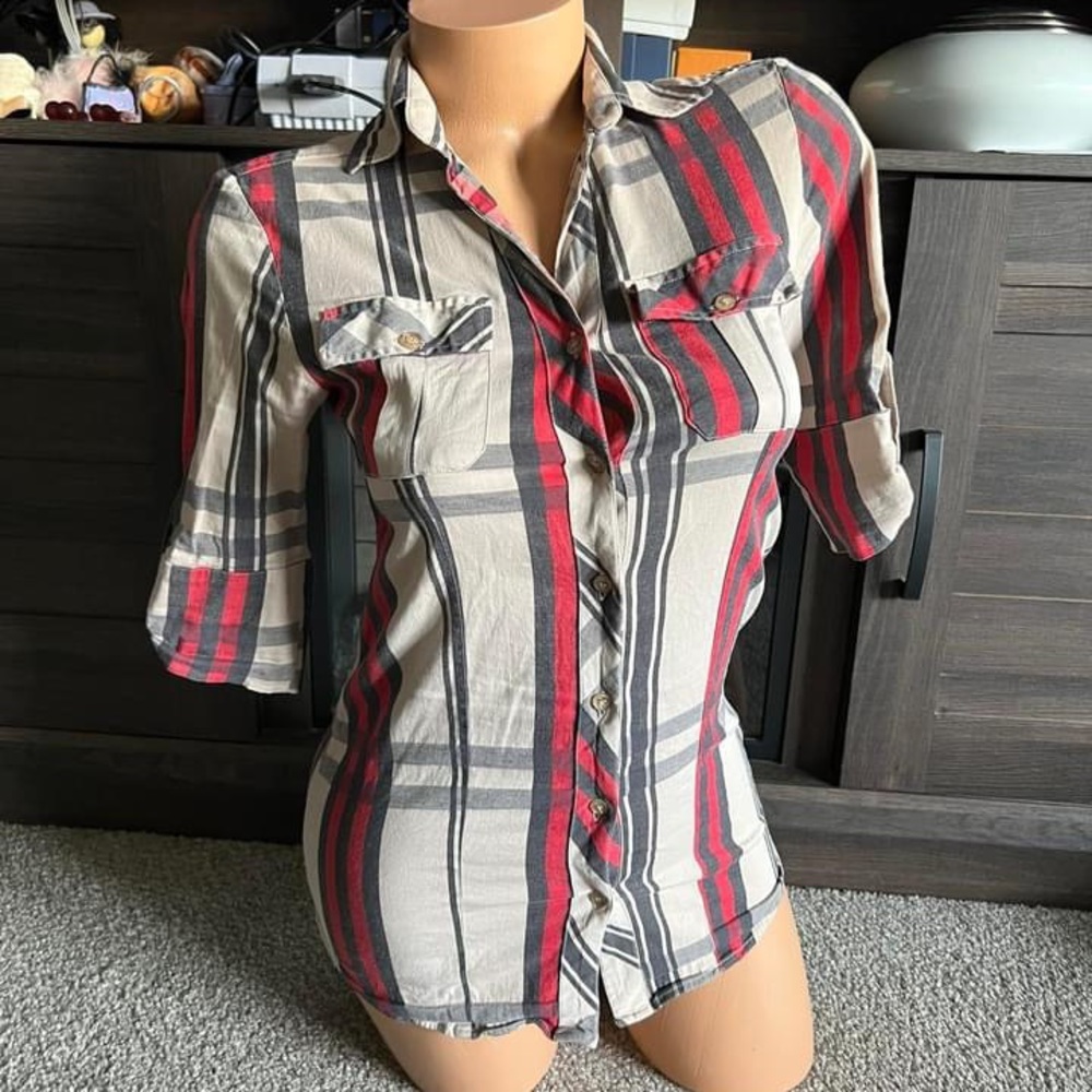 Women’s Burberry button front plaid shirt medium